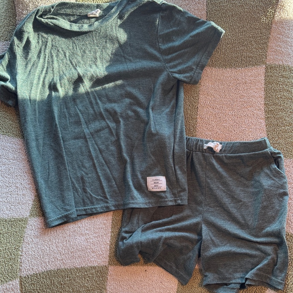 SHEIN Kids Matching Set in Green